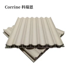 Foglio ondulato composito in legno riciclato-plastica